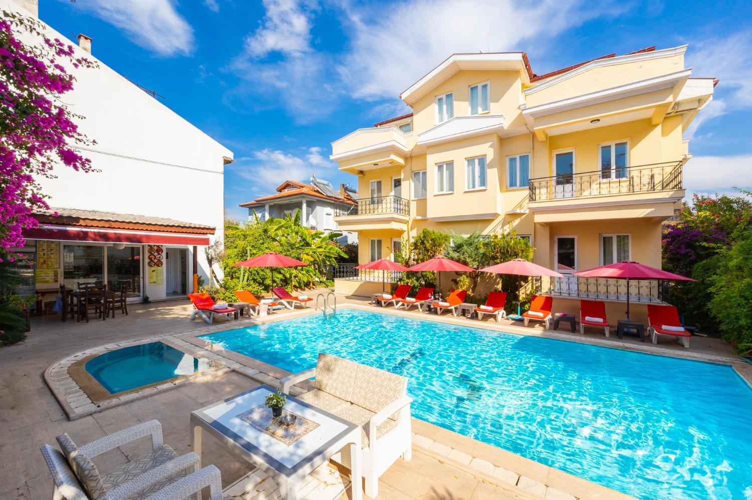 Grand Prestige Hotel Далян Екстериор снимка